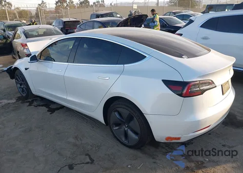 2020 Tesla Model 3 Standard Range Plus Rear-Wheel Drive/Standard Range Rear-Wheel Drive z USA, uszkodzony, nr VIN 5YJ3E1EA0LF669834